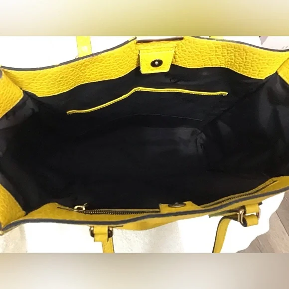 Burberry bags - Picture 8 of 13